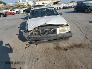 ✅ 1994 Volvo 900 • VIN: YV1JS8611R1172830 • Lot: 75955284. Wystawiony na Copart z przebiegiem 222 846 mil. Bezpłatny archiwum sprzedaży aukcyjnych z USA i szczegółowy raport historii pojazdu na DreamBid. Zdjęcie 5.