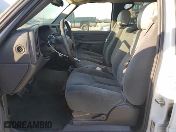 ✅ 2004 Chevrolet Silverado 1500 LS • VIN: 2GCEC13T141427609 • Лот: 73803434. Опубликован ранее на Copart с пробегом 189 249 миль. Бесплатный доступ к архиву аукционных продаж из США и подробный отчёт об истории автомобиля на DreamBid. Изображение 7.