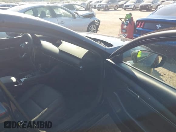 ✅ 2024 Mazda 3 S Select Sport • VIN: 3MZBPABM3RM436133 • Lot: 43381502. Wystawiony na IAAI z przebiegiem 9 358 mil. Bezpłatny archiwum sprzedaży aukcyjnych z USA i szczegółowy raport historii pojazdu na DreamBid. Zdjęcie 5.