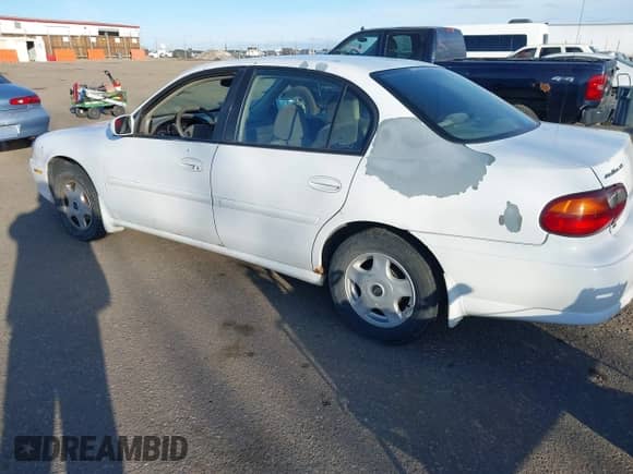 ✅ 2001 Chevrolet Malibu LS • VIN: 1G1NE52J116183636 • Lot: 41524897. Wystawiony na IAAI z przebiegiem 184 881 mil mil. Skorzystaj z bezpłatnego archiwum sprzedaży aukcyjnych z USA i zobacz szczegółowy raport historii pojazdu na DreamBid. Zdjęcie 3.
