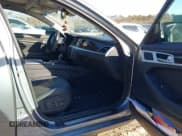 ✅ 2016 Hyundai Genesis 3.8L • VIN: KMHGN4JE3GU137577 • Lot: 41599851. Wystawiony na IAAI z przebiegiem 158 011 mil. Bezpłatny archiwum sprzedaży aukcyjnych z USA i szczegółowy raport historii pojazdu na DreamBid. Zdjęcie 5.