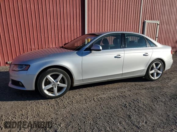 ✅ 2012 Audi A4 • VIN: WAUMFCFL7CN002366 • Лот: 70538775. Опубликован ранее на Copart с пробегом 331 604 миль. Бесплатный доступ к архиву аукционных продаж из США и подробный отчёт об истории автомобиля на DreamBid. Изображение 1.