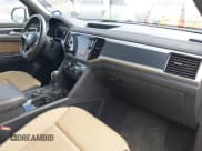 ✅ 2022 Volkswagen Atlas SEL R-Line • VIN: 1V2SC2CA0NC221358 • Lot: 42573529. Listed on IAAI with 47,517 mi. Free auction sales archive from the USA and detailed vehicle history report at DreamBid. Image 5.