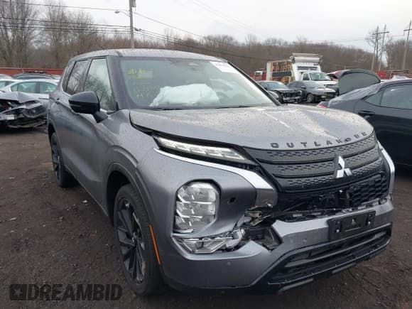 ✅ 2023 Mitsubishi Outlander SE • VIN: JA4J4UA84PZ048010 • Lot: 41672544. Wystawiony na IAAI z przebiegiem 23 781 mil. Bezpłatny archiwum sprzedaży aukcyjnych z USA i szczegółowy raport historii pojazdu na DreamBid. Zdjęcie 6.