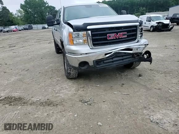 ✅ 2011 GMC Sierra 1500 SL • VIN: 3GTP2UEA2BG187645 • Lot: 56936775. Listed on Copart with 141,520 mi. Free auction sales archive from the USA and detailed vehicle history report at DreamBid. Image 13.