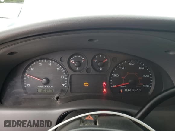 ✅ 2004 Ford Ranger XL Fleet • VIN: 1FTYR44UX4PA21318 • Lot: 84302875. Listed on Copart with 203,975 mi. Free auction sales archive from the USA and detailed vehicle history report at DreamBid. Image 9.