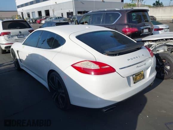 ✅ 2011 Porsche Panamera • VIN: WP0AA2A72BL016484 • Lot: 42520751. Listed on IAAI with 94,482 mi. Free auction sales archive from the USA and detailed vehicle history report at DreamBid. Image 3.