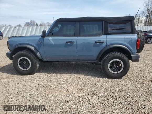 ✅ 2023 Ford Bronco • VIN: 1FMEE5DP0PLB17111 • Lot: 53201215. Wystawiony na Copart z przebiegiem 26 093 mil. Bezpłatny archiwum sprzedaży aukcyjnych z USA i szczegółowy raport historii pojazdu na DreamBid. Zdjęcie 13.