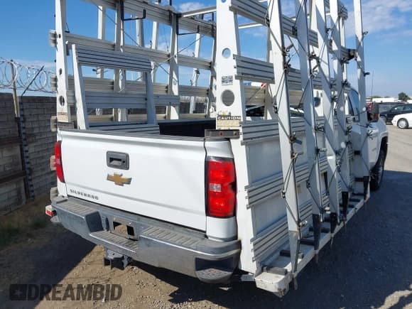 ✅ 2019 Chevrolet Silverado 2500HD Work Truck • VIN: 2GC2CREG1K1124277 • Лот: 43163771. Опубликован ранее на IAAI с пробегом 244 988 миль. Бесплатный доступ к архиву аукционных продаж из США и подробный отчёт об истории автомобиля на DreamBid. Изображение 4.