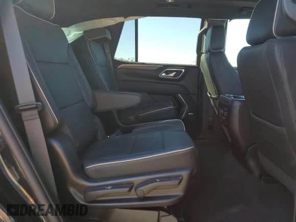 ✅ 2023 Chevrolet Tahoe Premier • VIN: 1GNSKSKD5PR383820 • Лот: 69847035. Опубликован ранее на Copart с пробегом 31 657 миль. Бесплатный доступ к архиву аукционных продаж из США и подробный отчёт об истории автомобиля на DreamBid. Изображение 11.