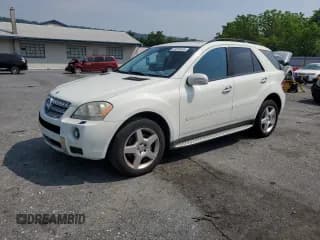 ✅ 2008 Mercedes-Benz M 550 • VIN: 4JGBB72E68A395680 • Лот: 59839385. Опубликован ранее на Copart с пробегом 115 098 миль. Бесплатный доступ к архиву аукционных продаж из США и подробный отчёт об истории автомобиля на DreamBid. Изображение 1.