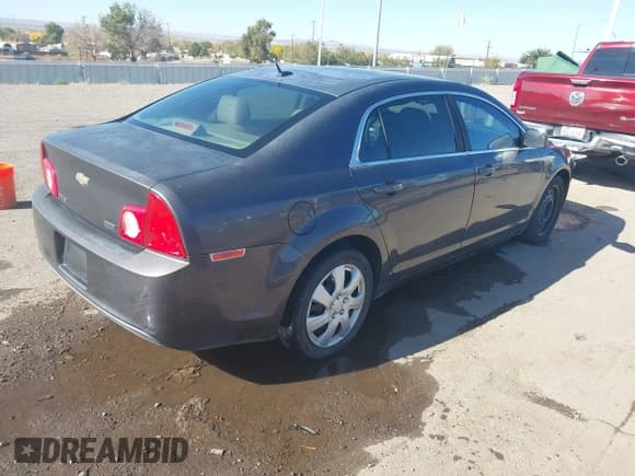 ✅ 2011 Chevrolet Malibu 1FL • VIN: 1G1ZA5EU4BF315826 • Лот: 43640882. Опубликован ранее на IAAI с пробегом 199 958 миль. Бесплатный доступ к архиву аукционных продаж из США и подробный отчёт об истории автомобиля на DreamBid. Изображение 4.