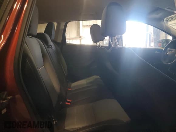 ✅ 2015 Ford Escape SE • VIN: 1FMCU9GX1FUB26048 • Lot: 90382975. Wystawiony na Copart z przebiegiem 130 519 mil. Bezpłatny archiwum sprzedaży aukcyjnych z USA i szczegółowy raport historii pojazdu na DreamBid. Zdjęcie 11.