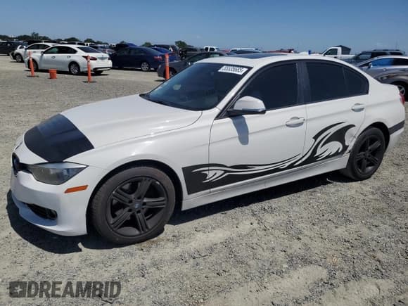 ✅ 2015 BMW 3 Series 328i • VIN: WBA3A5G53FNS91109 • Lot: 55535685. Wystawiony na Copart z przebiegiem 149 957 mil. Bezpłatny archiwum sprzedaży aukcyjnych z USA i szczegółowy raport historii pojazdu na DreamBid. Zdjęcie 1.