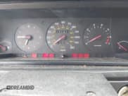 ✅ 1987 Volvo 740 • VIN: YV1FX8845H1175324 • Lot: 42076862. Wystawiony na IAAI z przebiegiem 371 211 mil. Bezpłatny archiwum sprzedaży aukcyjnych z USA i szczegółowy raport historii pojazdu na DreamBid. Zdjęcie 7.