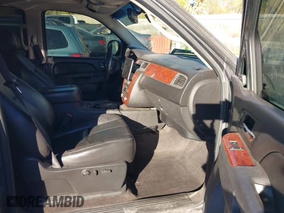 ✅ 2010 Chevrolet Silverado 1500 • VIN: 3GCXKTE27AG261479 • Lot: 43635635. Wystawiony na IAAI z przebiegiem 232 696 mil. Bezpłatny archiwum sprzedaży aukcyjnych z USA i szczegółowy raport historii pojazdu na DreamBid. Zdjęcie 5.