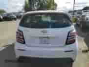 2019 Chevrolet Sonic LT z VIN 1G1JG6SB0K4103005, wystawiony jako Copart lot #71117014 z przebiegiem 98 766 mil mil oraz Czysty tytuł • Clean title. Historia ofert i sprzedaży dostępna na DreamBid. Obrazek 6.