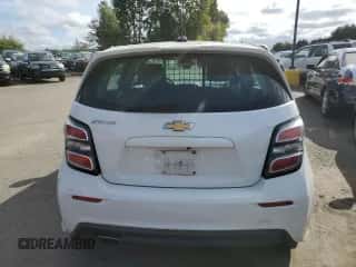 2019 Chevrolet Sonic LT z VIN 1G1JG6SB0K4103005, wystawiony jako Copart lot #71117014 z przebiegiem 98 766 mil mil oraz Czysty tytuł • Clean title. Historia ofert i sprzedaży dostępna na DreamBid. Obrazek 6.