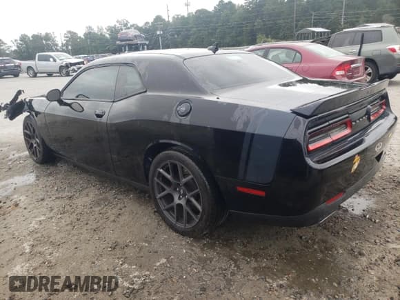 ✅ 2017 Dodge Challenger T/A 392 • VIN: 2C3CDZFJ4HH502379 • Lot: 74556524. Wystawiony na Copart z przebiegiem 108 298 mil. Bezpłatny archiwum sprzedaży aukcyjnych z USA i szczegółowy raport historii pojazdu na DreamBid. Zdjęcie 2.