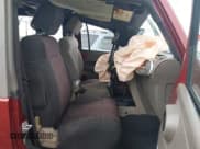 ✅ 2008 Jeep Wrangler Sahara • VIN: 1J4FA54168L512227 • Lot: 42106422. Wystawiony na IAAI z przebiegiem 198 495 mil. Bezpłatny archiwum sprzedaży aukcyjnych z USA i szczegółowy raport historii pojazdu na DreamBid. Zdjęcie 5.