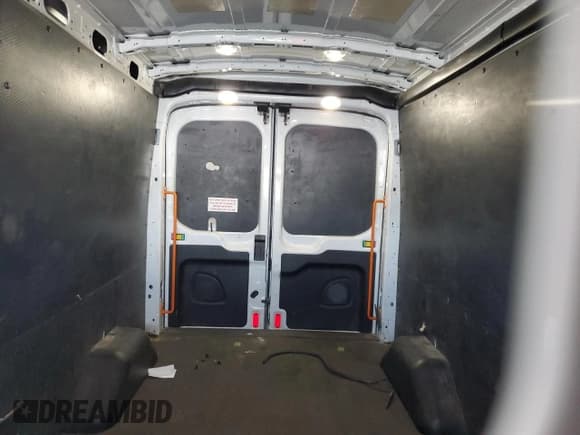 ✅ 2019 Ford Transit • VIN: 1FTYE2CM8KKB68300 • Lot: 71732795. Listed on Copart with 121,397 mi. Free auction sales archive from the USA and detailed vehicle history report at DreamBid. Image 10.