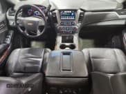✅ 2018 Chevrolet Suburban LT • VIN: 1GNSKHKC6JR184115 • Lot: 86071935. Wystawiony na Copart z przebiegiem 151 207 mil. Bezpłatny archiwum sprzedaży aukcyjnych z USA i szczegółowy raport historii pojazdu na DreamBid. Zdjęcie 8.