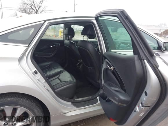 ✅ 2014 Hyundai Azera Limited • VIN: KMHFH4JG8EA365075 • Lot: 43883112. Listed on IAAI with 105,648 mi. Free auction sales archive from the USA and detailed vehicle history report at DreamBid. Image 8.