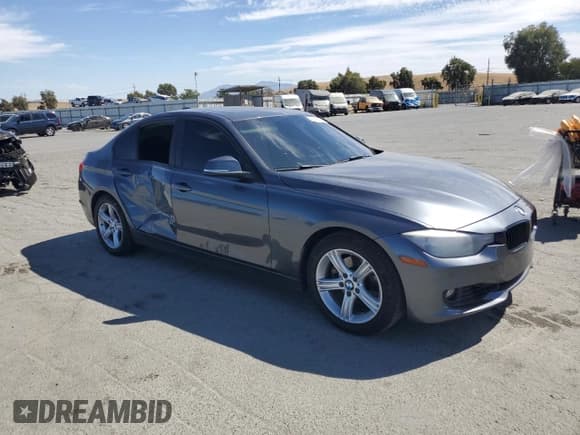 ✅ 2015 BMW 3 Series 328i • VIN: WBA3A5G57FNS90559 • Lot: 81435395. Listed on Copart with 142,750 mi. Free auction sales archive from the USA and detailed vehicle history report at DreamBid. Image 4.