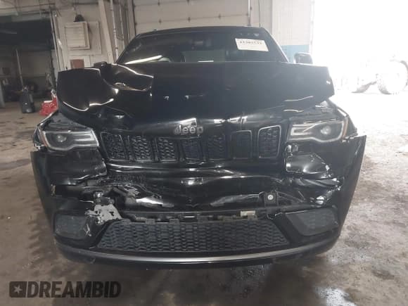 ✅ 2019 Jeep Grand Cherokee Limited • VIN: 1C4RJFBG4KC666345 • Lot: 43303532. Wystawiony na IAAI z przebiegiem 107 289 mil. Bezpłatny archiwum sprzedaży aukcyjnych z USA i szczegółowy raport historii pojazdu na DreamBid. Zdjęcie 6.