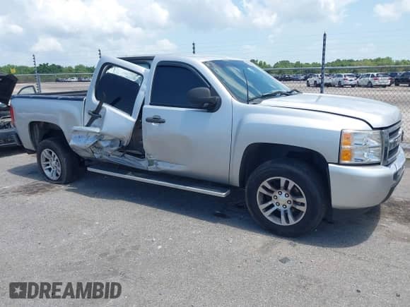 2010 Chevrolet Silverado 1500 LT z VIN 3GCRCSEA9AG128326, wystawiony jako IAAI lot #42541701 z przebiegiem 226 403 mil mil oraz . Historia ofert i sprzedaży dostępna na DreamBid. Obrazek 13.