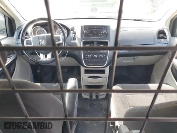 ✅ 2014 Ram Cargo Van Tradesman • VIN: 2C4RRGAG9ER142555 • Lot: 84255355. Wystawiony na Copart z przebiegiem 106 584 mil. Bezpłatny archiwum sprzedaży aukcyjnych z USA i szczegółowy raport historii pojazdu na DreamBid. Zdjęcie 8.