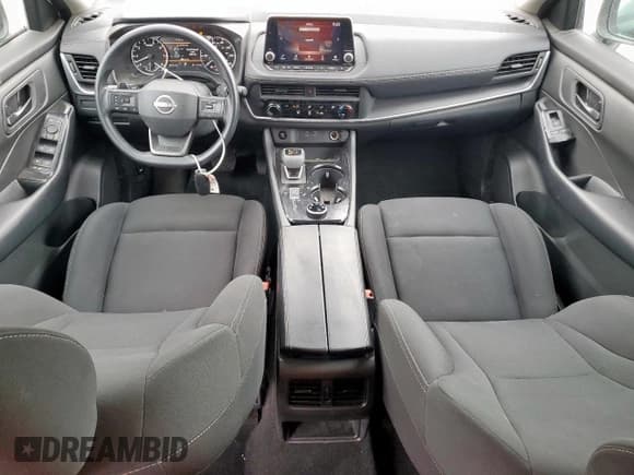 ✅ 2025 Nissan Rogue S • VIN: 5N1BT3AB7SC779413 • Lot: 68785805. Wystawiony na Copart z przebiegiem 8 243 mil. Bezpłatny archiwum sprzedaży aukcyjnych z USA i szczegółowy raport historii pojazdu na DreamBid. Zdjęcie 8.