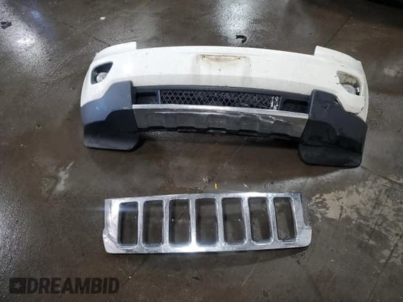 ✅ 2012 Jeep Grand Cherokee Overland • VIN: 1C4RJFCG7CC324310 • Lot: 84262345. Listed on Copart with 155,354 mi. Free auction sales archive from the USA and detailed vehicle history report at DreamBid. Image 13.