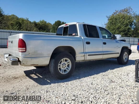 ✅ 2001 Dodge Dakota Sport • VIN: 1B7HL2AN71S237686 • Lot: 86181545. Wystawiony na Copart z przebiegiem 97 019 mil. Bezpłatny archiwum sprzedaży aukcyjnych z USA i szczegółowy raport historii pojazdu na DreamBid. Zdjęcie 3.