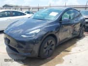 ✅ 2024 Tesla Model Y • VIN: 7SAYGDED6RF105712 • Lot: 42426766. Wystawiony na IAAI z przebiegiem 12 527 mil. Bezpłatny archiwum sprzedaży aukcyjnych z USA i szczegółowy raport historii pojazdu na DreamBid. Zdjęcie 2.
