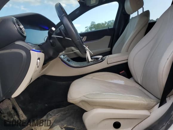 ✅ 2019 Mercedes-Benz E 300 • VIN: WDDZF4JB9KA555898 • Лот: 69986815. Опубликован ранее на Copart с пробегом 99 521 миль. Бесплатный доступ к архиву аукционных продаж из США и подробный отчёт об истории автомобиля на DreamBid. Изображение 7.