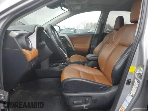 ✅ 2017 Toyota RAV4 Limited • VIN: 2T3DFREV0HW581306 • Lot: 92101235. Wystawiony na Copart z przebiegiem Nie podano. Bezpłatny archiwum sprzedaży aukcyjnych z USA i szczegółowy raport historii pojazdu na DreamBid. Zdjęcie 7.