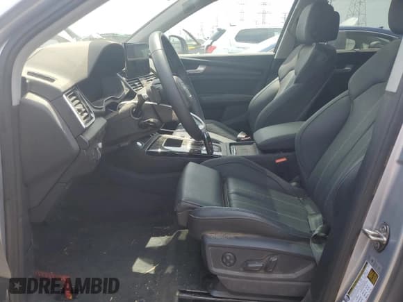 ✅ 2023 Audi Q5 S line Prestige • VIN: WA1FAAFY6P2133378 • Lot: 62661335. Wystawiony na Copart z przebiegiem Nie podano. Bezpłatny archiwum sprzedaży aukcyjnych z USA i szczegółowy raport historii pojazdu na DreamBid. Zdjęcie 7.