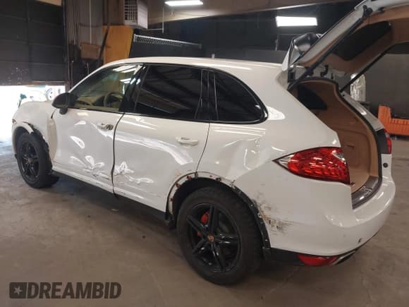 ✅ 2014 Porsche Cayenne • VIN: WP1AA2A27ELA96940 • Лот: 42578956. Опубликован ранее на IAAI с пробегом 110 620 миль. Бесплатный доступ к архиву аукционных продаж из США и подробный отчёт об истории автомобиля на DreamBid. Изображение 3.