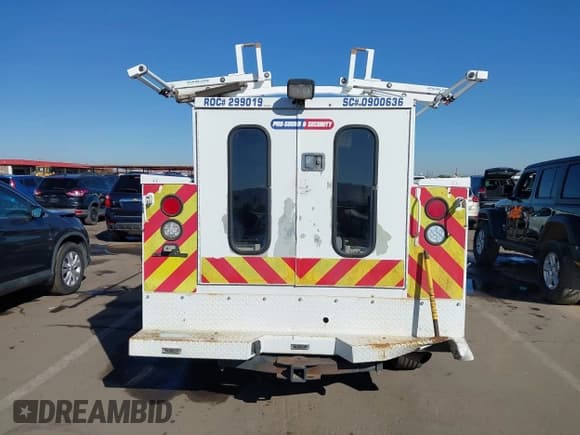 ✅ 2011 Ford F-250 XL • VIN: 1FDBF2A61BEC77909 • Lot: 43633747. Listed on IAAI with 242,631 mi. Free auction sales archive from the USA and detailed vehicle history report at DreamBid. Image 16.