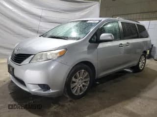 ✅ 2011 Toyota Sienna LE • VIN: 5TDJK3DC4BS022796 • Lot: 83774605. Wystawiony na Copart z przebiegiem 169 706 mil. Bezpłatny archiwum sprzedaży aukcyjnych z USA i szczegółowy raport historii pojazdu na DreamBid. Zdjęcie 1.