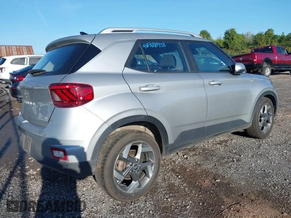 ✅ 2022 Hyundai Venue SEL • VIN: KMHRC8A35NU133080 • Lot: 40300938. Listed on IAAI with 95,510 mi. Free auction sales archive from the USA and detailed vehicle history report at DreamBid. Image 4.