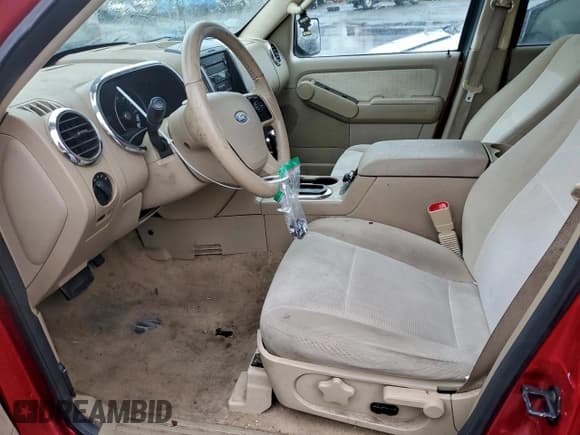 ✅ 2008 Ford Explorer XLT • VIN: 1FMEU73E58UA77165 • Lot: 95985845. Wystawiony na Copart z przebiegiem Nie podano. Bezpłatny archiwum sprzedaży aukcyjnych z USA i szczegółowy raport historii pojazdu na DreamBid. Zdjęcie 7.