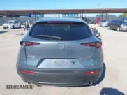 ✅ 2022 Mazda CX-30 S Preferred • VIN: 3MVDMBCL3NM432639 • Lot: 42815202. Wystawiony na IAAI z przebiegiem 34 273 mil. Bezpłatny archiwum sprzedaży aukcyjnych z USA i szczegółowy raport historii pojazdu na DreamBid. Zdjęcie 17.