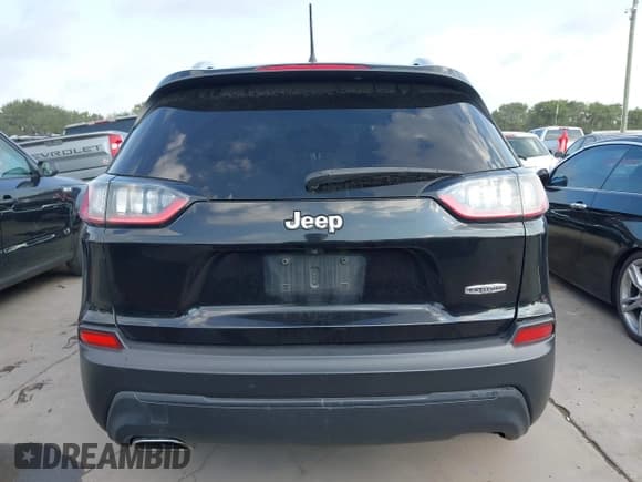 ✅ 2019 Jeep Cherokee Latitude • VIN: 1C4PJLCX7KD243080 • Lot: 42988757. Listed on IAAI with 176,288 mi. Free auction sales archive from the USA and detailed vehicle history report at DreamBid. Image 16.