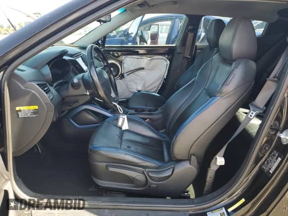 2013 Hyundai Veloster Turbo с VIN KMHTC6AE8DU178833, выставлен на аукционе Copart как лот 61944125 с пробегом 149 564 миль миль и Списание • Salvage title. История ставок и продаж доступна на DreamBid. Изображение 7.