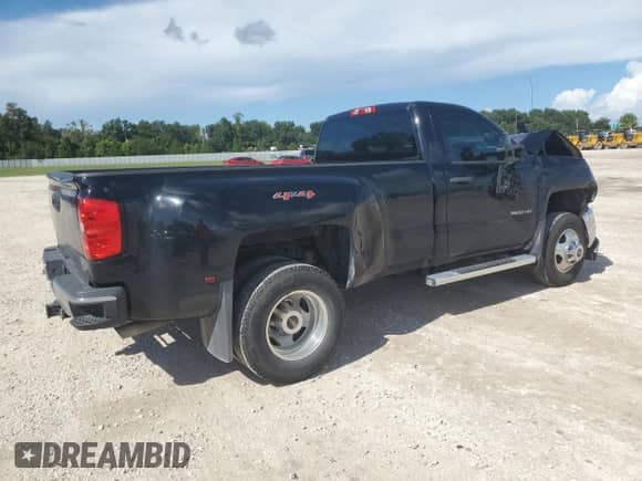 2017 Chevrolet Silverado 3500HD Work Truck z VIN 1GC3KYCG2HZ339400, wystawiony jako Copart lot #67824424 z przebiegiem 48 926 mil mil oraz Szkoda całkowita • Salvage title. Historia ofert i sprzedaży dostępna na DreamBid. Obrazek 3.
