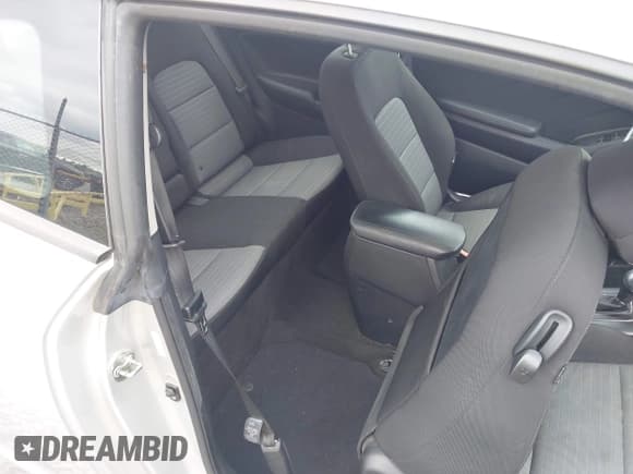 ✅ 2016 Kia Forte EX • VIN: KNAFX6A82G5647720 • Lot: 43021365. Wystawiony na IAAI z przebiegiem 91 468 mil. Bezpłatny archiwum sprzedaży aukcyjnych z USA i szczegółowy raport historii pojazdu na DreamBid. Zdjęcie 8.