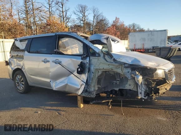 ✅ 2020 Kia Sedona LX • VIN: KNDMB5C13L6600848 • Lot: 90275805. Listed on Copart with 44,589 mi. Free auction sales archive from the USA and detailed vehicle history report at DreamBid. Image 4.