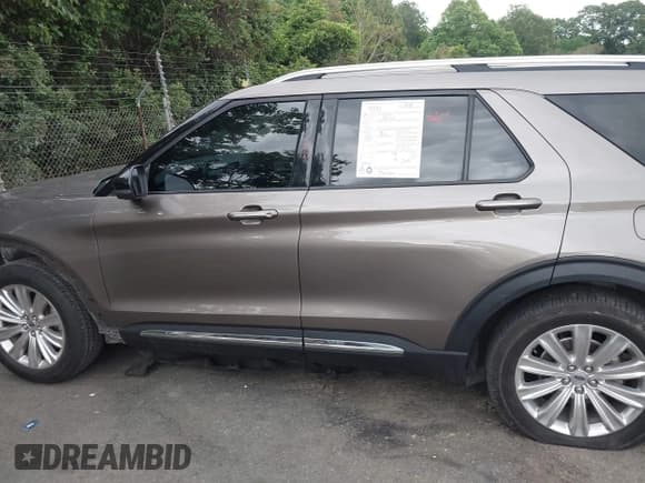 ✅ 2021 Ford Explorer Limited • VIN: 1FMSK7FH2MGA33292 • Lot: 42247441. Wystawiony na IAAI z przebiegiem 75 116 mil. Bezpłatny archiwum sprzedaży aukcyjnych z USA i szczegółowy raport historii pojazdu na DreamBid. Zdjęcie 14.